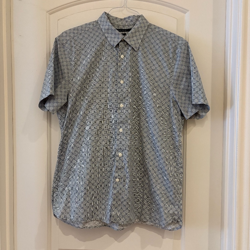 Perry Ellis stretch button down short sleeve shirt in size large